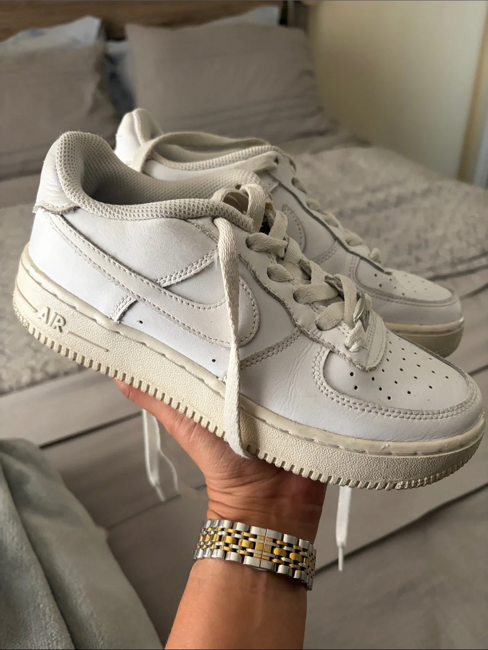 Nike White Men’s Low-Top Leather Sneakers